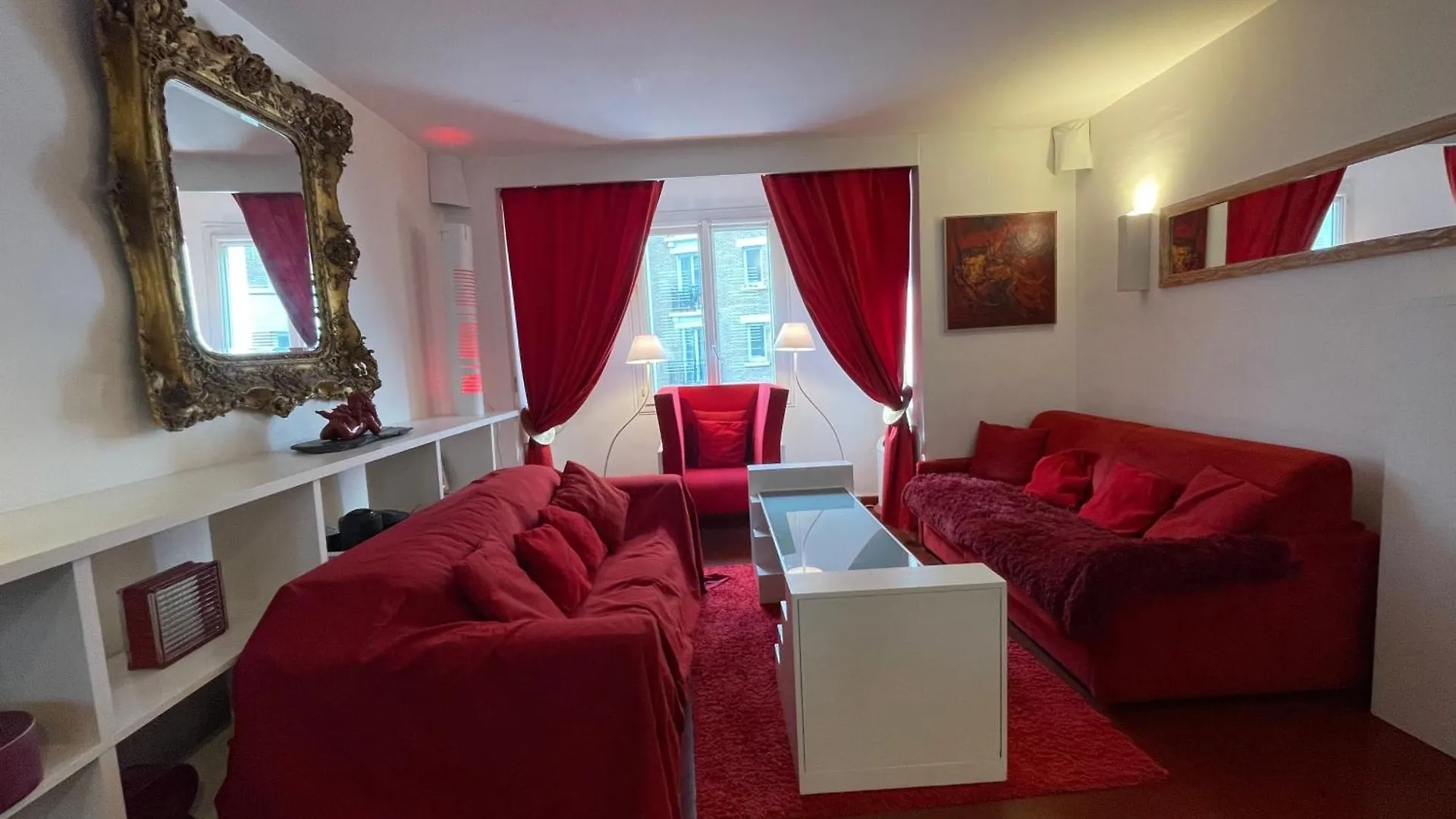 Appartement Red Flat Parijs